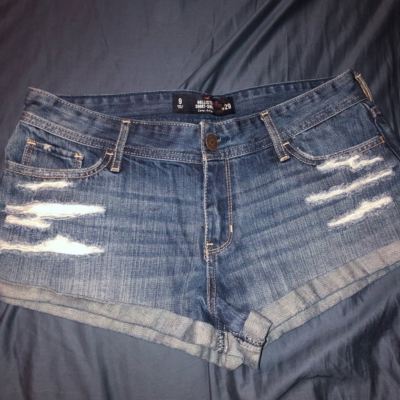Hollister Jean Shorts - Picture 3 of 3